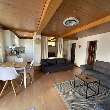 With And Mountain View Apartment
