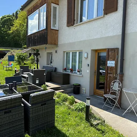 With And Mountain View Apartment