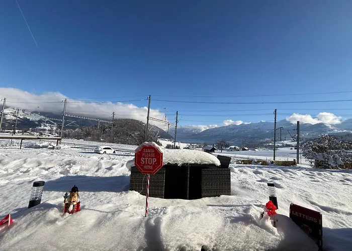 With And Mountain View Apartment