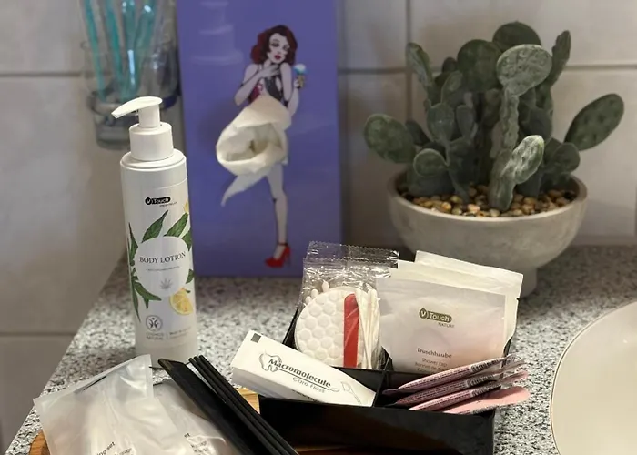 With And Mountain View דירה